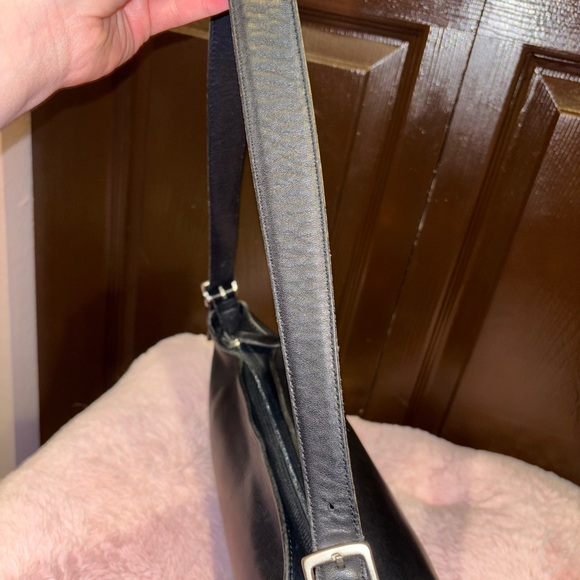 Coach Vintage Black Leather Shoulder Bag - Picture 4 of 11